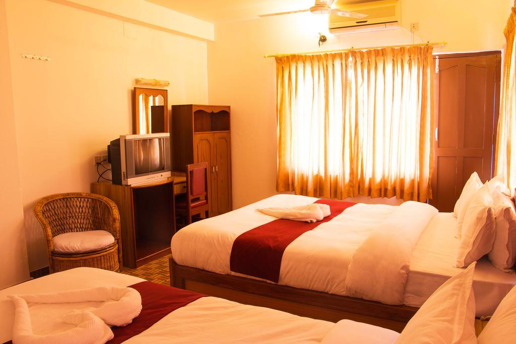 פוקהרה Hotel River Park מראה חיצוני תמונה