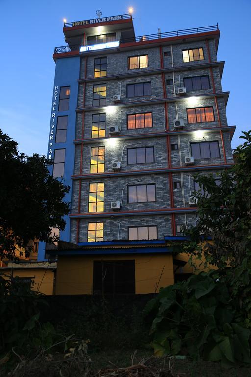 פוקהרה Hotel River Park מראה חיצוני תמונה