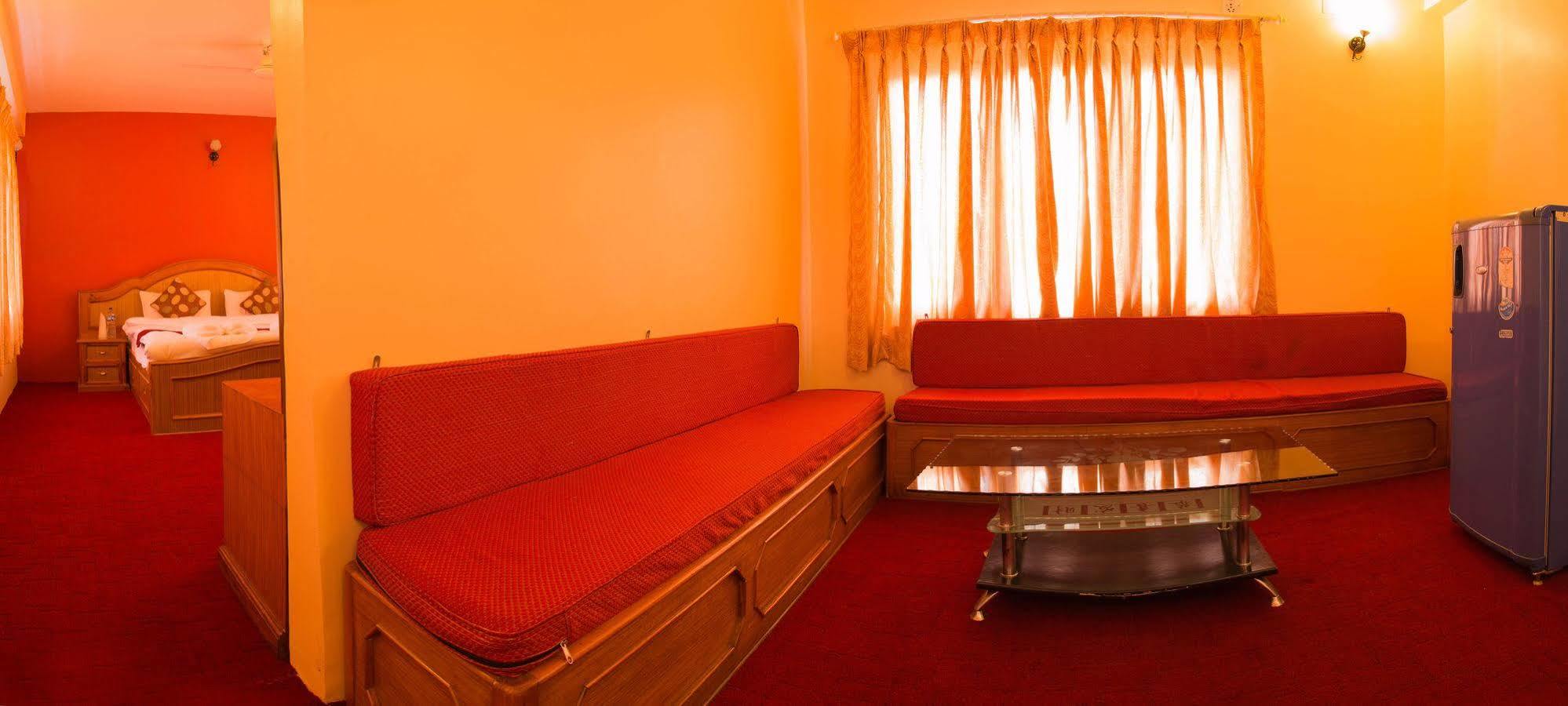 פוקהרה Hotel River Park מראה חיצוני תמונה