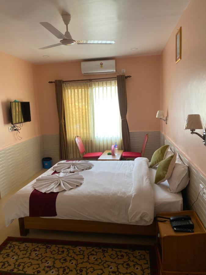 פוקהרה Hotel River Park מראה חיצוני תמונה